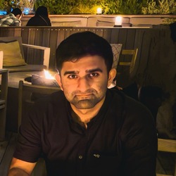 Portrait of Ajay Mamtora